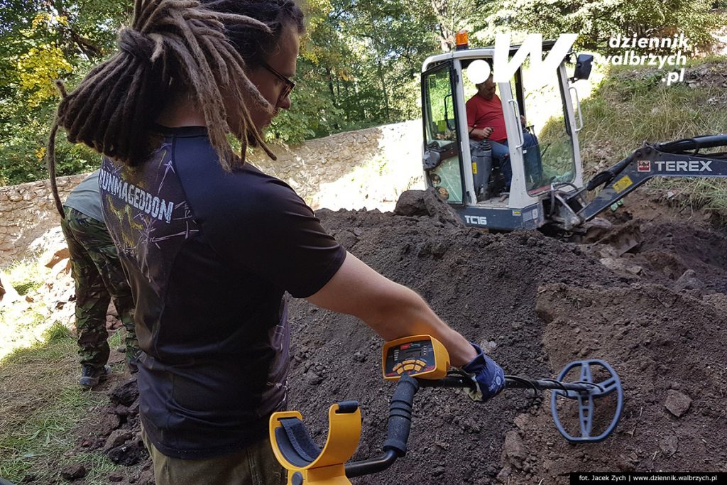 Badania Rozpocz Te Archeolodzy Wr Cili Do Zamku Grodno Dziennik