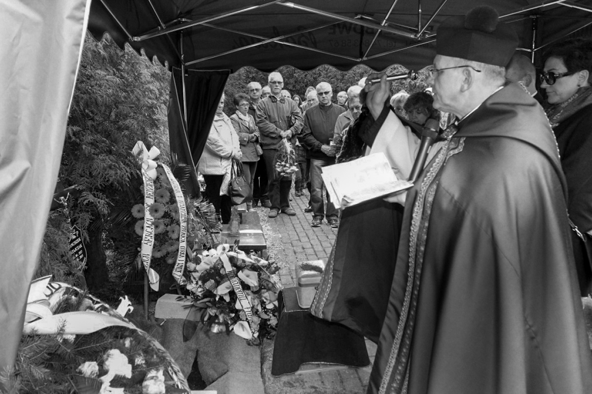 Pogrzeb Franciszka Ratajczaka. Wałbrzych, kwiecień 2015. Fot.: Ryszard Wyszyński | Wszelkie prawa zastrzeżone