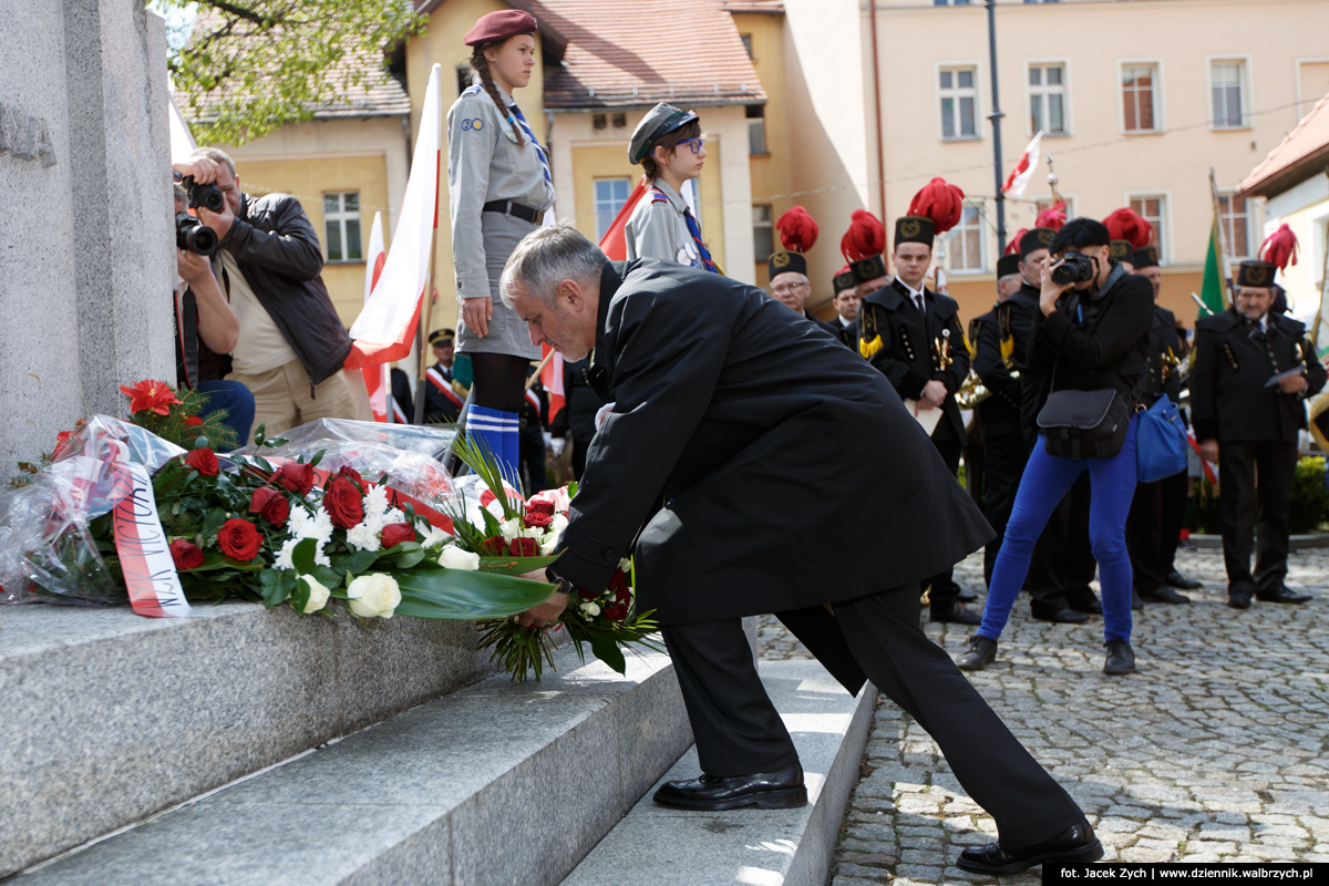 Obchody rocznicy uchwalenia Konstytucji 3 maja. Wałbrzych, maj 2015. Fot. Jacek Zych | Wszelkie prawa zastrzeżone