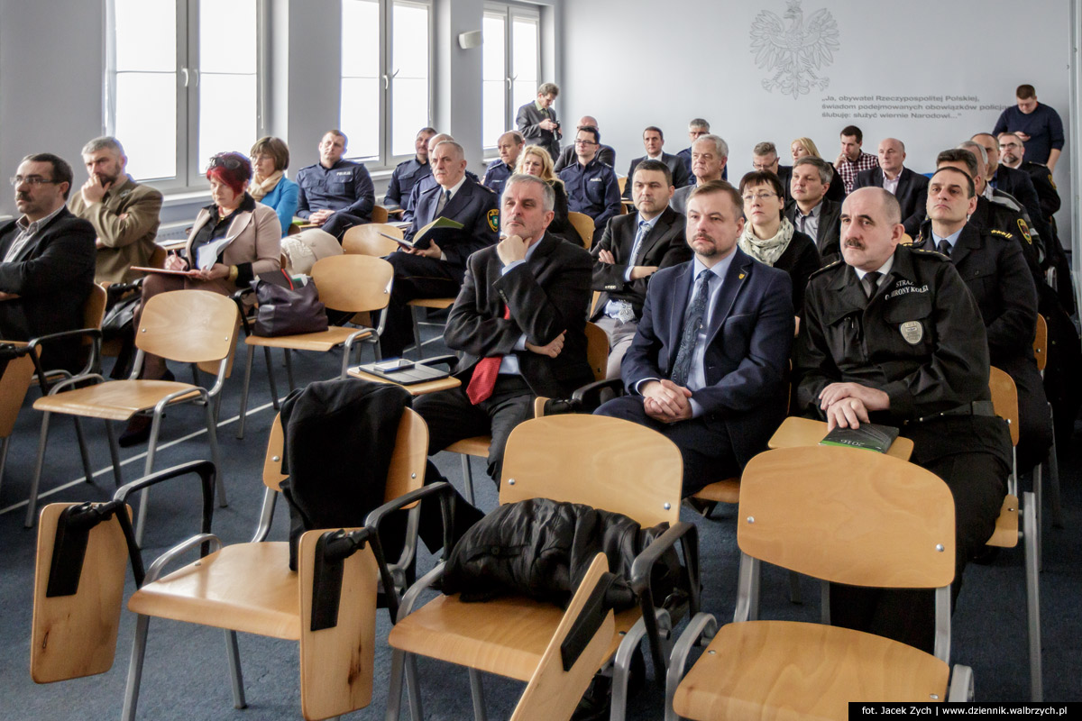 09.02.2016 Wałbrzych Konferencja dotycząca tworzenia ogólnopolskiego systemu pod nazwą Mapa przestępczości i zagrożeń Polski, z udziałem przedstawicieli policji, służb porządkowych, ratowniczych oraz władz gmin Aglomeracji Wałbrzyskiej oraz powiatu Wałbrzyskiego. fot. Jacek Zych / Dziennik Wałbrzych