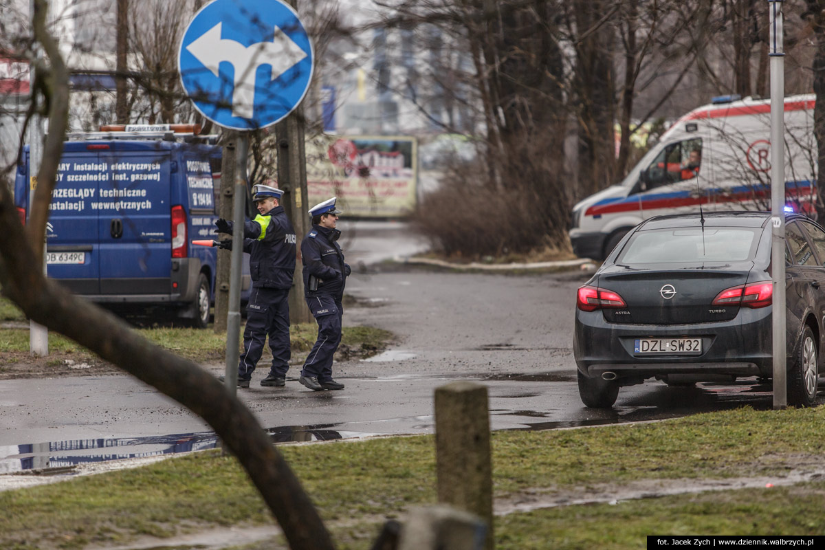 13.03.2016 Wałbrzych, Pożar na ulicy Wyszyńskiego w Wałbrzychu. fot. Jacek Zych / Dziennik Wałbrzych