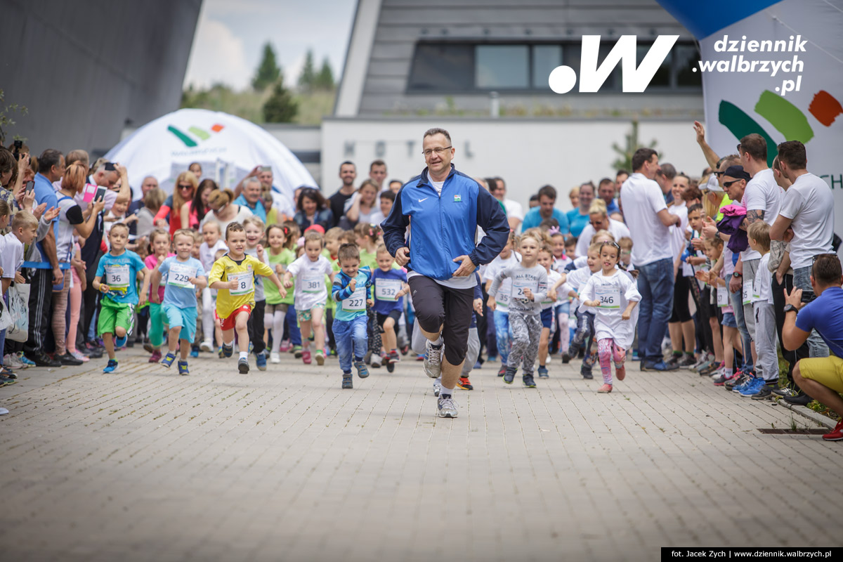 21.05.2016 Wałbrzych. Zorganizowana przez spółkę Aqua Zdrój impreza rekreacyjna z cyklu Polska Biega. fot. Jacek Zych / Dziennik Wałbrzych