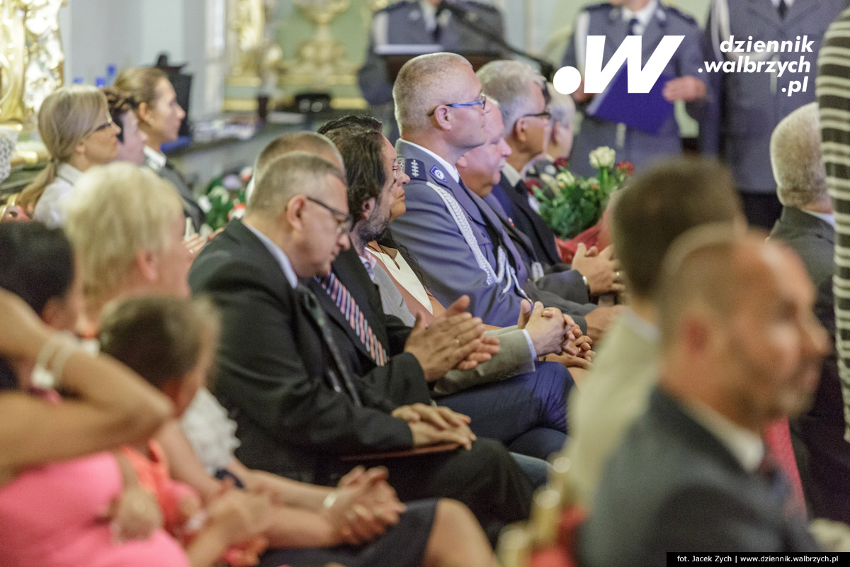 11.07.2016 Wałbrzych, Z okazji święta policji komendant wojewódzki Policji we Wrocławiu insp. Arkadiusz Golanowski oraz komendant miejski Policji w Wałbrzychu insp. Andrzej Basztura wręczyli nominacje na stopnie oficerskie i podoficerskie. fot. Jacek Zych / Dziennik Wałbrzych