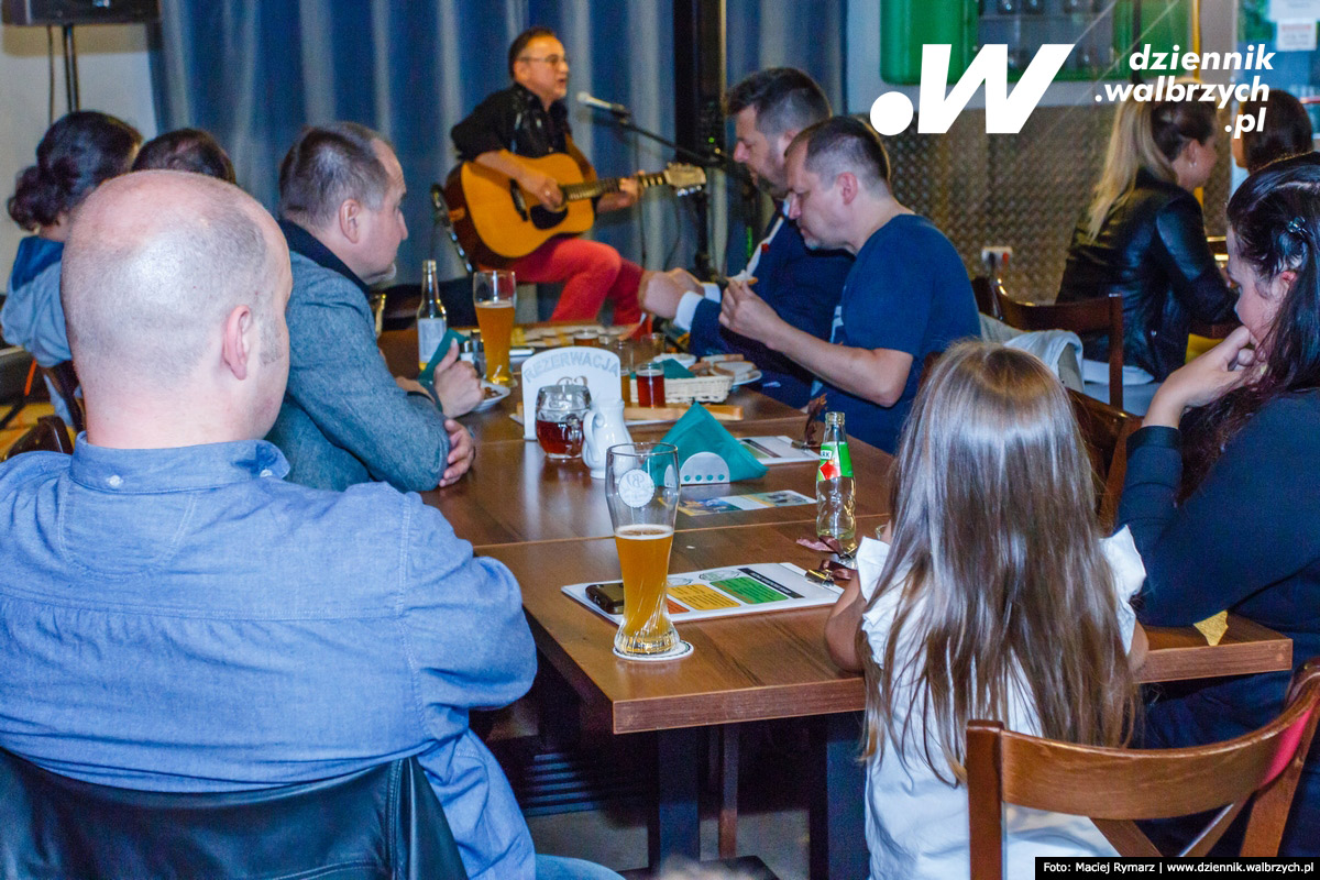 15.07.2016. Jedlina-Zdrój. W ramach 2. Festiwalu Gitrowego w Browarze Jedlinka w Jedlinie-Zdroju zagrał leszek Cichoński fot. Maciej Rymarz / Dziennik Wałbrzych