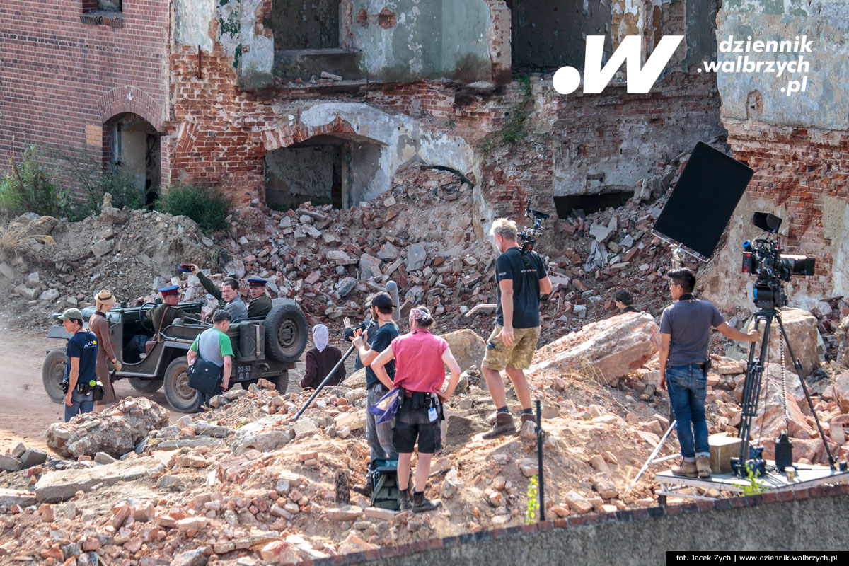 02.09.2016 Świebodzice, Trwają zdjęcia do nowego filmu nagrodzonego Oskarem niemieckiego reżysera Floriana Henckela von Donnersmarcka pt. „Werk ohne Autor” („Work Without Autor”) fot. Jacek Zych / Dziennik Wałbrzych