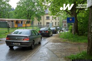 Samochody przekraczjące przejście graniczne Mieroszów/Zdanov. fot. 3.05.2018 Jacek Zych / Dziennik Wałbrzych