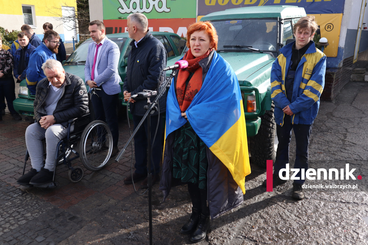 Wałbrzych przekazuje dwie terenówki na Ukrainę. Docelowo mają trafić do ukraińskiej armii