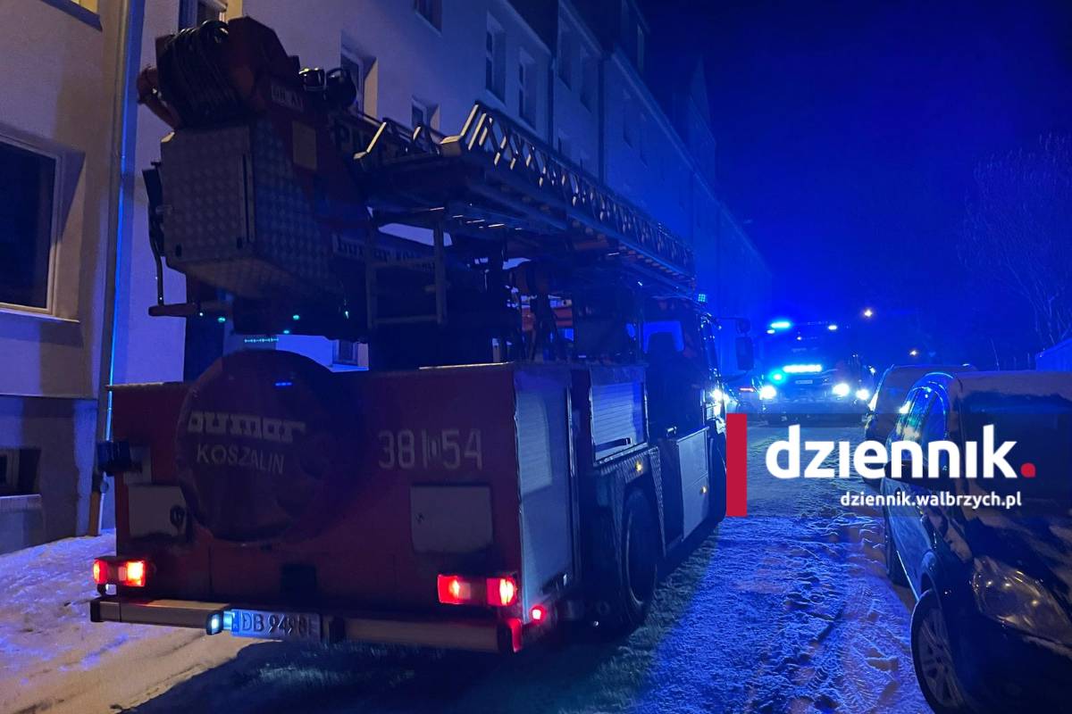 Akcja straży pożarnej na Podgórzu. Na miejscu także pogotowie gazowe fot. Agnieszka Pisarska