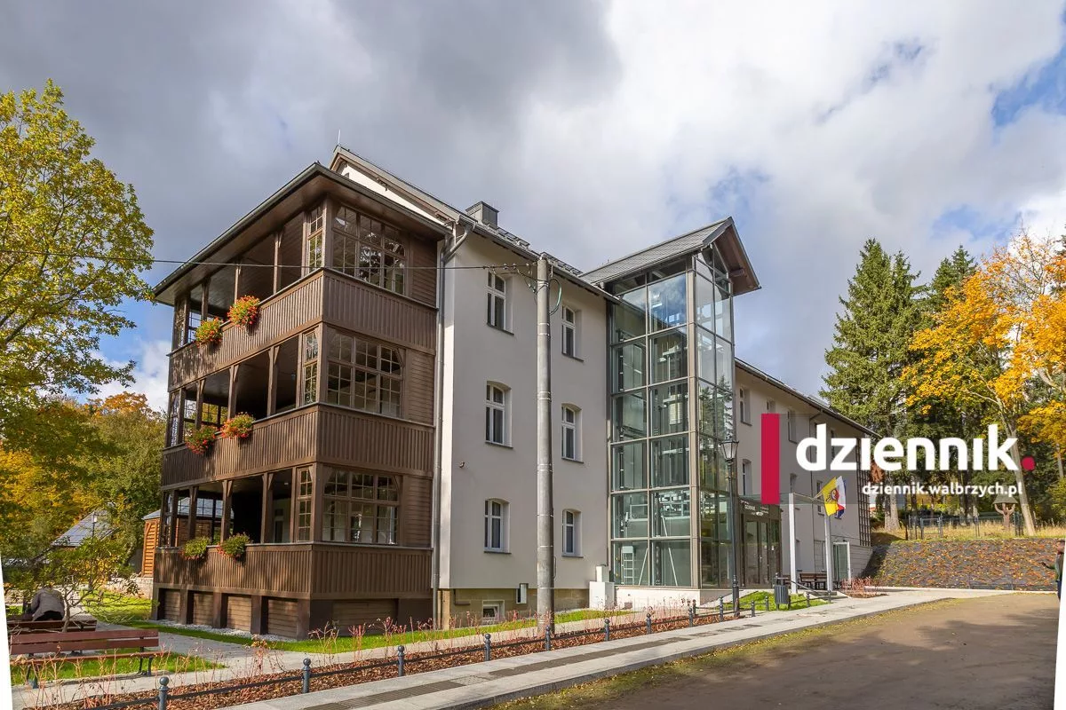 Dekadę stał pusty. Nowe życie „Górnika” w Sokołowsku