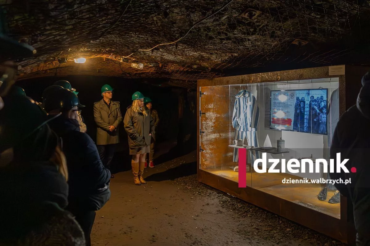 Interaktywna tablica, wirtualny znicz czy specjalna animacja. Nowe elementy ekspozycji w Podziemnym Mieści Osówka