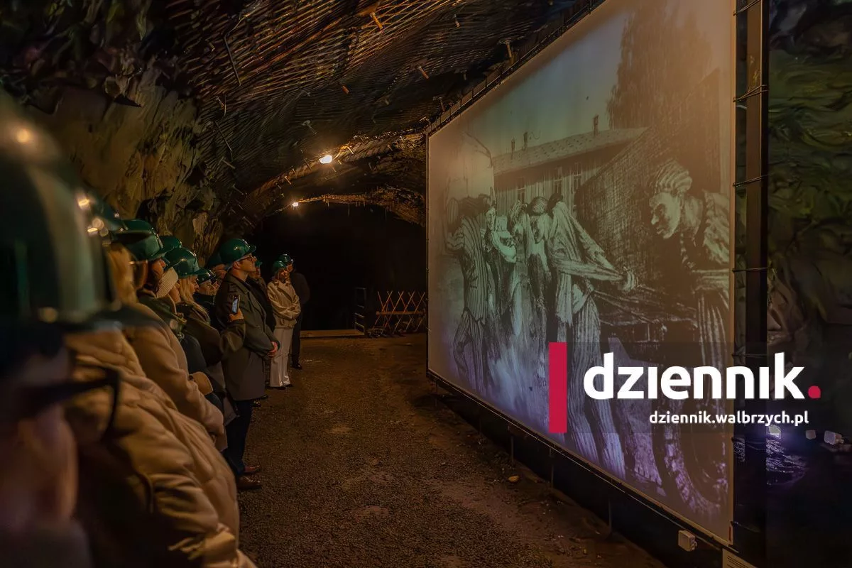 Interaktywna tablica, wirtualny znicz czy specjalna animacja. Nowe elementy ekspozycji w Podziemnym Mieści Osówka