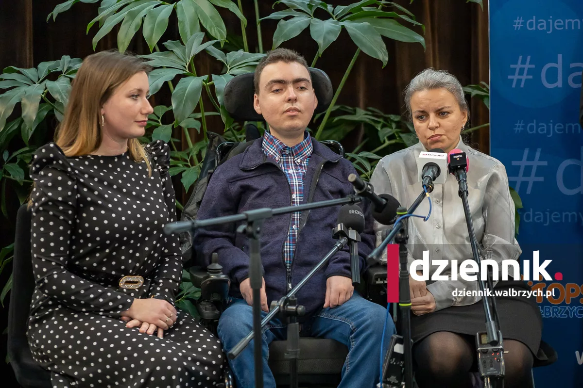 Więcej niż pomoc. Tak Wałbrzych buduje sieć wsparcia, która zmienia życie