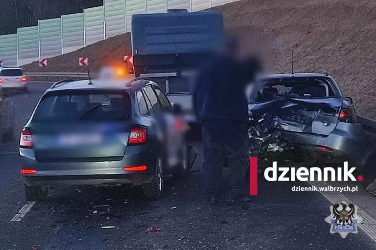 Poranne zderzenie na Europejce. Sprawca ukarany wysokim mandatem fot. Komenda Miejska Policji w Wałbrzychu