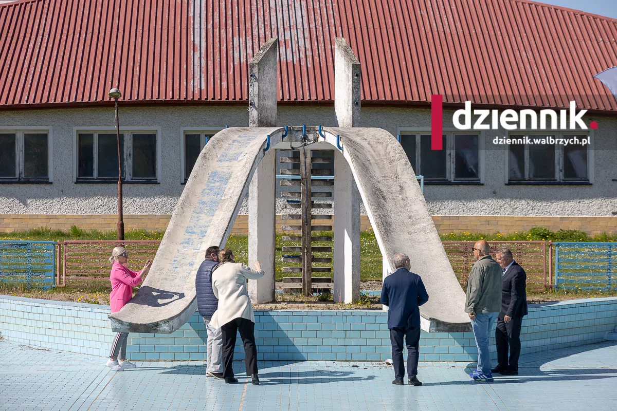 Basen odkryty w Dzierżoniów do przebudowy. Rusza wieloetapowy remont za miliony