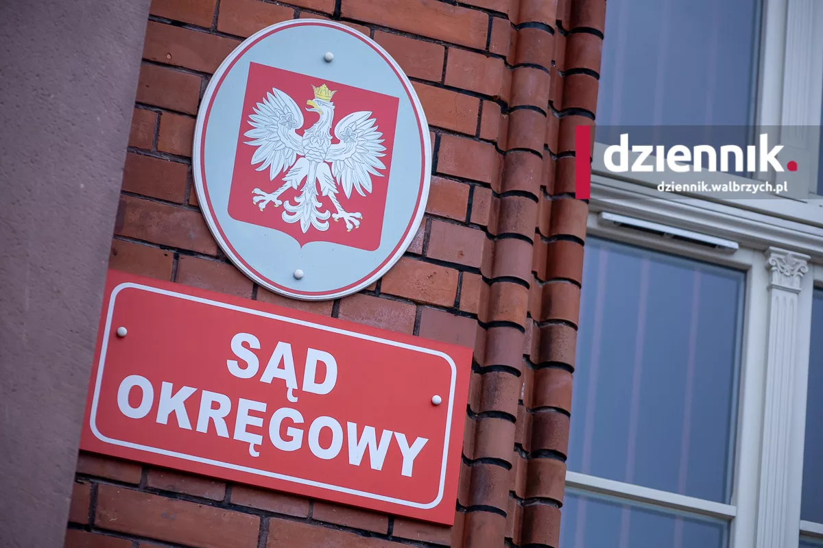 Fałszywe zaświadczenia dla ochroniarzy. Blisko sto osób stanie przed sądem