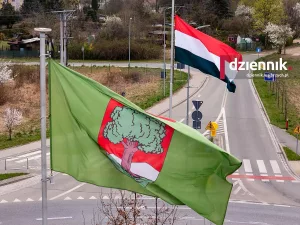 Ukraińska flaga zniknęła z ronda na wjeździe do Wałbrzycha. Pojawiła się flaga innego kraju