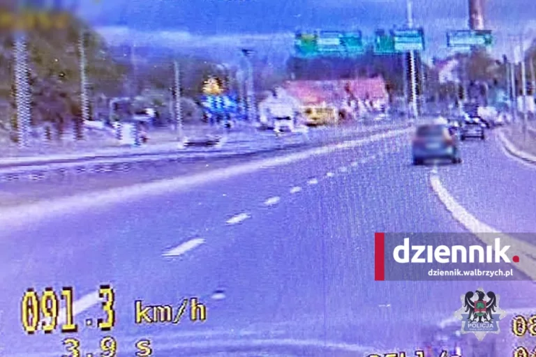 Tu łatwo stracić prawo jazdy. Nieliczni zwracają uwagę na ograniczenie do 40 km/h fot. Komenda Miejska Policji w Wałbrzychu
