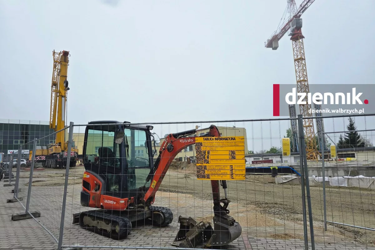 Gigantyczne moduły jadą do Wałbrzycha. To z nich zbudowany zostanie nowy oddział szpitala fot. FB Specjalistyczny Szpital imienia doktora Alfreda Sokołowskiego w Wałbrzychu