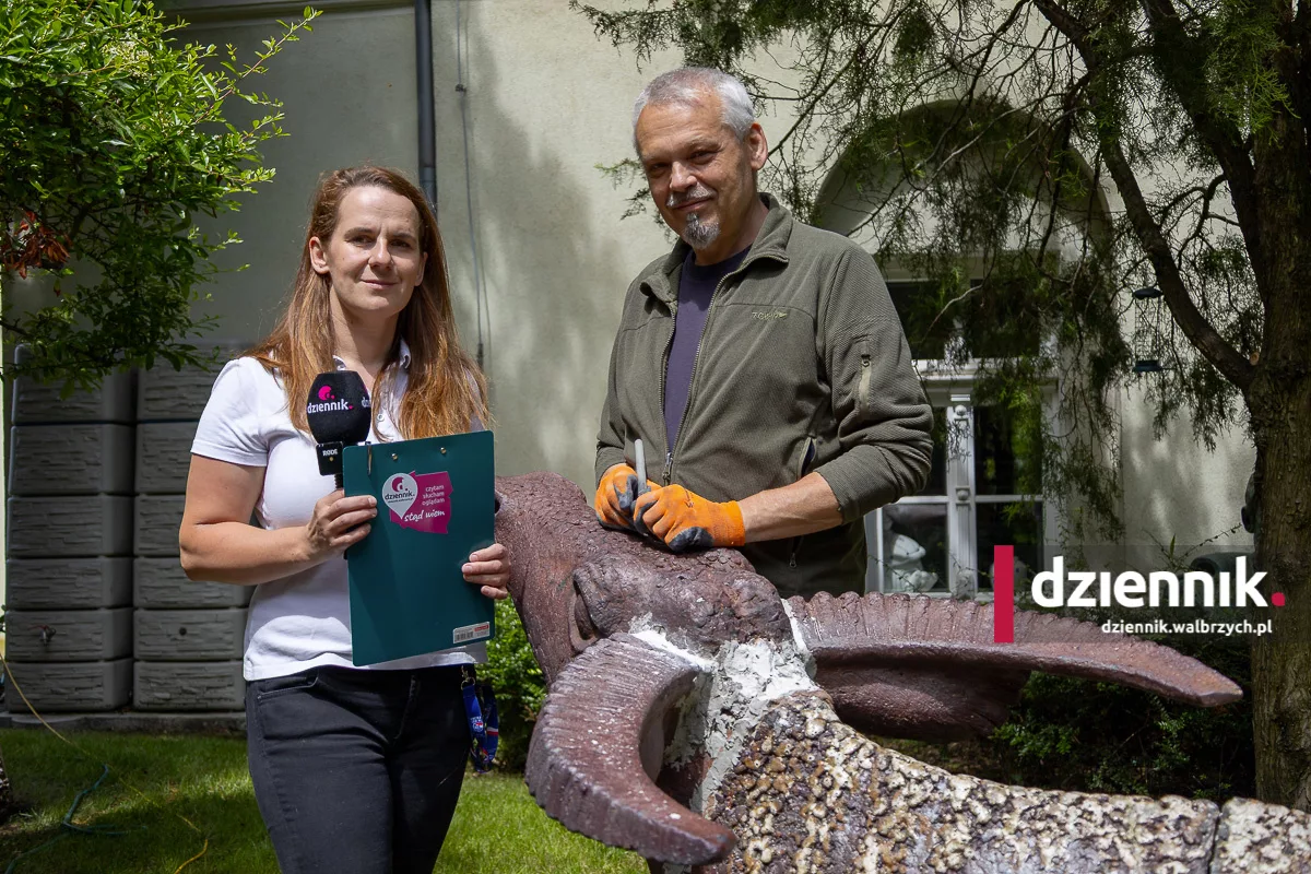Ratują kamionkowe rzeźby z ogrodu Muzeum Porcelany. Są pierwsze, zaskakujące ustalenia