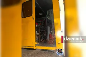 Nocny włam do drezyny kolejowej w Wałbrzychu. 21-latek został zatrzymany na gorącym uczynku fot. Komenda Miejska Policji w Wałbrzychu