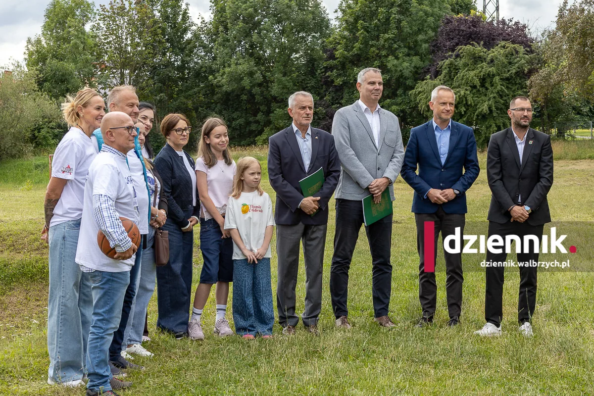 „Biało-Niebieska Strefa Basketu” na Piaskowej Górze jeszcze w tym roku. Powstaną dwa boiska