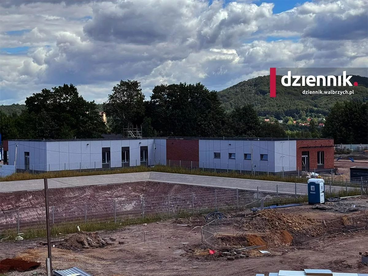Wałbrzych. Nowa zajezdnia już nie tylko dla wodorowców. Zmiana na ostatniej prostej